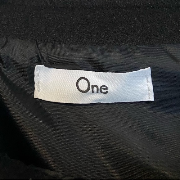 Brand new  cape/coat - Picture 2 of 3